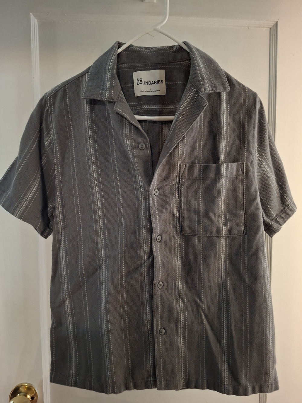 No Boundaries Men’s Gray Short-Sleeve Button-Up Shirt